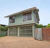 18 Northbeach Place Mudjimba Beach - Pet Friendly Linen Included WIFI - Accommodation Main Beach