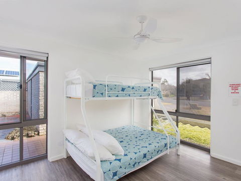 18 Rest Point - Accommodation Main Beach 3