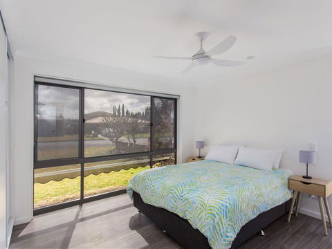 18 Rest Point - Accommodation Main Beach 0