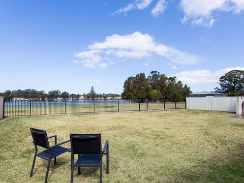 18 Rest Point - Accommodation Main Beach 2