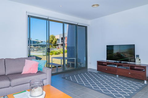19 Coast Drive - Accommodation Main Beach 2