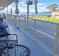 2 'Shoal Court' 7 Lillian Street - fabulous location with water views - Accommodation Main Beach
