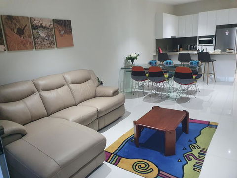 2 BDR Sea View Guest House - Accommodation Main Beach 3