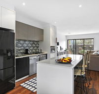 2 Bedroom Townhouse - Family  Corporate Bookings Only - Accommodation Main Beach