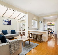 2-Bed House With Patio Near Bars and Restaurants - Accommodation Main Beach