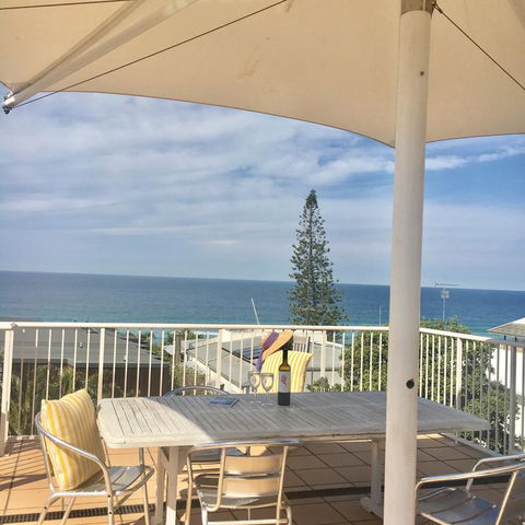 2/22 Stevens - Accommodation Main Beach 3
