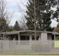 20 Toorak Rd Bright - Accommodation Main Beach