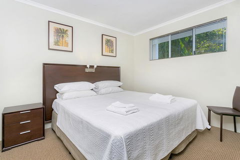 214 Spindle Cowrie Apartment - Accommodation Main Beach 2