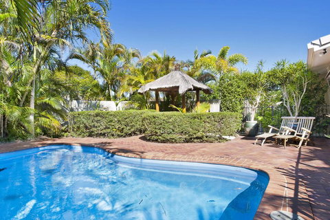 24 Cooran Court - Accommodation Main Beach 1