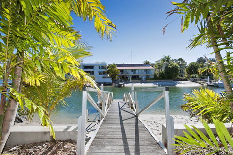 24 Cooran Court - Accommodation Main Beach 0