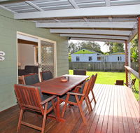 24 Sundew Street Mudjimba - 500 Bond - Pet Friendly Linen Supplied WIFI Air Cond. - Accommodation Main Beach