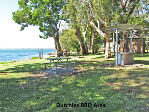 25 Christmas Bush Avenue - Aircon, Pet Friendly, Small Boat Parking & WIFI - Accommodation Main Beach 2