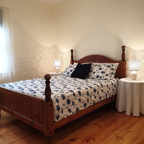 Blue Seas - Beach Front Living - Accommodation Main Beach 4