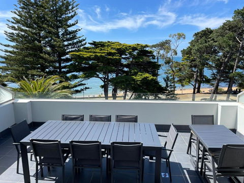 C-Scape Penthouse - Cowes Beach Front - Accommodation Main Beach 4