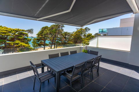 C-Scape Penthouse - Cowes Beach Front - Accommodation Main Beach 3