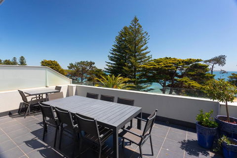 C-Scape Penthouse - Cowes Beach Front - Accommodation Main Beach 0