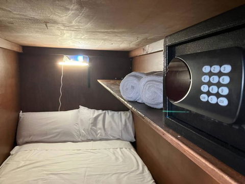C And C Backpack - Accommodation Main Beach 3