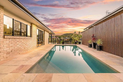 CABA17 - Waterfront Home With A Pool! - Accommodation Main Beach 0