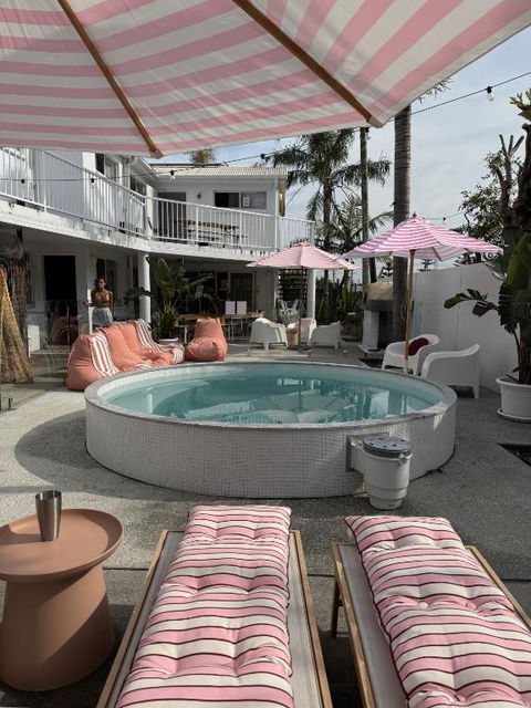 CALI Backpackers - Accommodation Main Beach 0