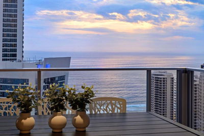 Circle on Cavill - Self Contained, Privately Managed Apartments