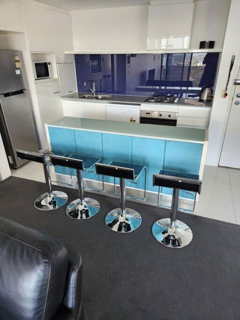 Circle On Cavill Riverview Apartment - Accommodation Main Beach 1