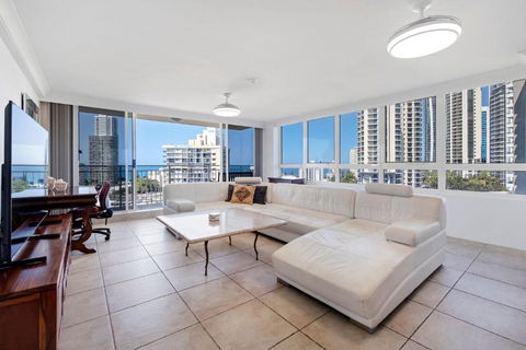 Condor Waterfront Apartment In Surfers Paradise - CoastHM - Accommodation Main Beach 1