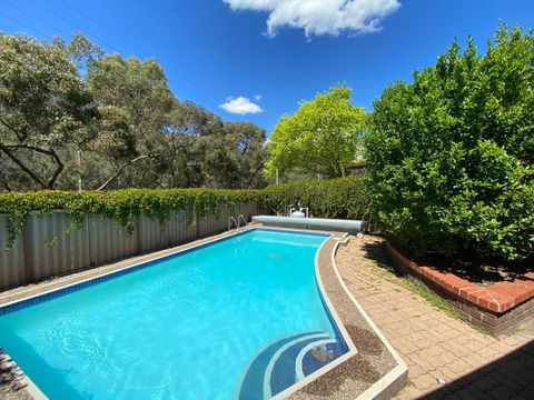 Creek Front House - Accommodation Main Beach 0