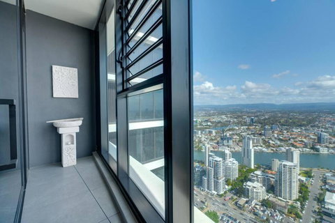 D-Ocean Retreat Modern 3-Bedroom Apartment - Accommodation Main Beach 2