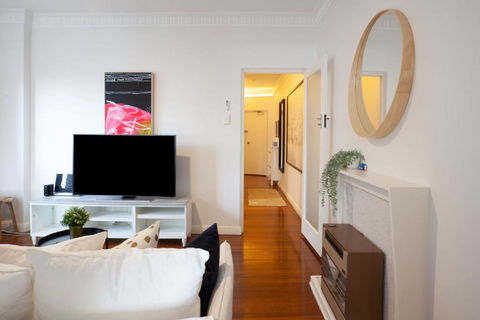 Deco Amour, Bellevue Hill Isyd - Accommodation Main Beach 1