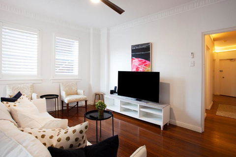 Deco Amour, Bellevue Hill Isyd - Accommodation Main Beach 0
