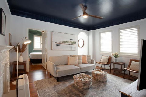 Deco Desire, Bellevue Hill Isyd - Accommodation Main Beach 0