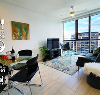 2BR Food  Drink Hub  Gym Pool Views Roof Terrace - Accommodation Main Beach