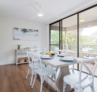 3 'Bangalee' 41 Soldiers Point Rd - Fantastic Waterfront Unit with Pool WIFI  Chromecast - Accommodation Main Beach