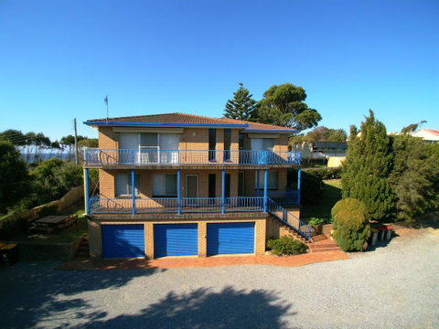 3 Bay Lane - Accommodation Main Beach 0
