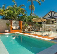 3 Little Pigs Holiday Home - Accommodation Main Beach