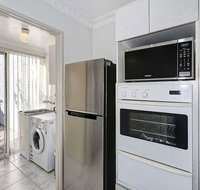 3 Oceans apartments - Scarborough - Accommodation Main Beach