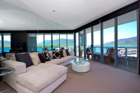 301 Harbour Lights - Accommodation Main Beach 0