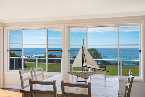 31 McMillan Crescent - Accommodation Main Beach 2