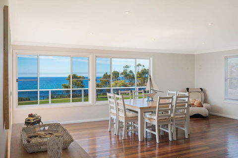 31 McMillan Crescent - Accommodation Main Beach 3