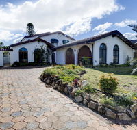 31 Rest Point Absolute Waterfront with Jetty - Accommodation Main Beach