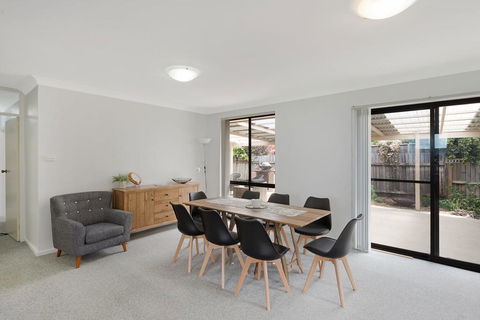 37 Mort Avenue - Accommodation Main Beach 0