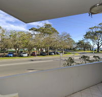 4 'Fleetwood' 63 Shoal Bay Rd - Air conditioned unit with magnificent water views - Accommodation Main Beach