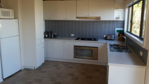 4 Bounty - Accommodation Main Beach 3