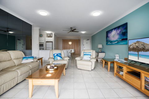 4 Cote D Azur 6 Douglas Street - Accommodation Main Beach 0