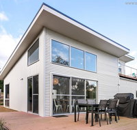 4 king or 8 single beds WiFi Netflix pet friendly - Accommodation Main Beach