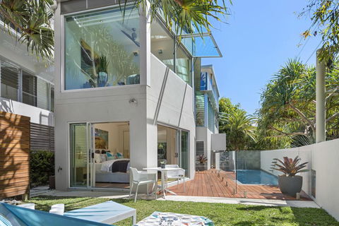 5 Bryan Street - Accommodation Main Beach 0