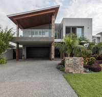 5 Liamina Avenue Apartment - Accommodation Main Beach