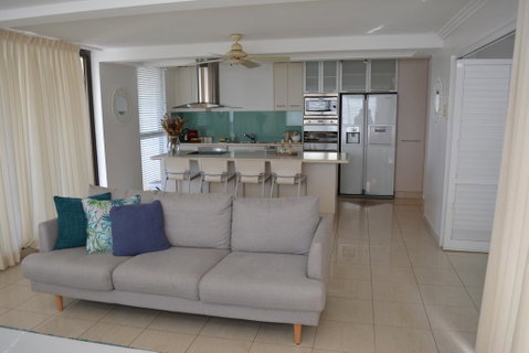 5,  Apartment On The Esplanade - Accommodation Main Beach 1