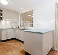 51 Rigney Street - pet friendly house with aircon - Accommodation Main Beach