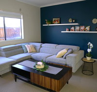 6 Bedrooms Contemporary Big House at Pakenhem - Accommodation Main Beach